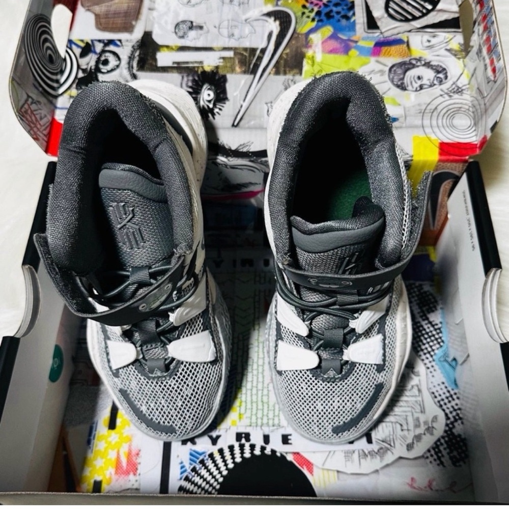 Nike Kids Black and White Sneakers